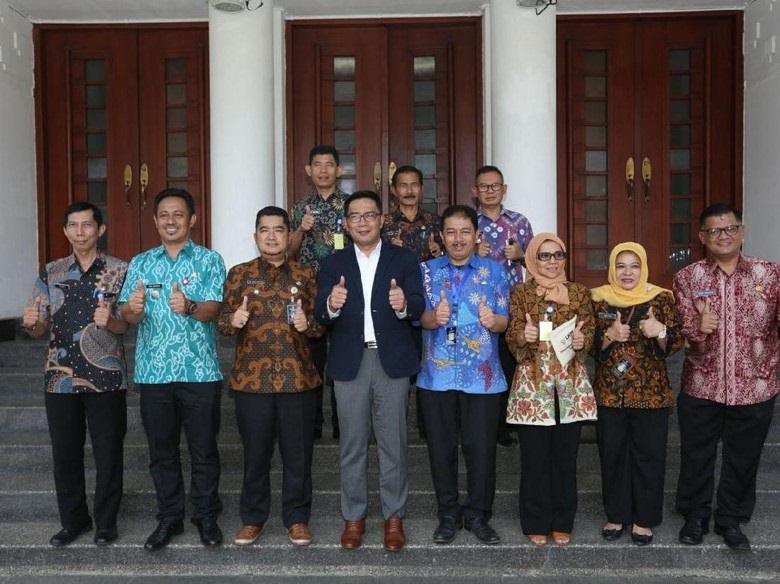 x10 Camat Terbaik Kota Bandung Disekolahkan ke Korea Selatane